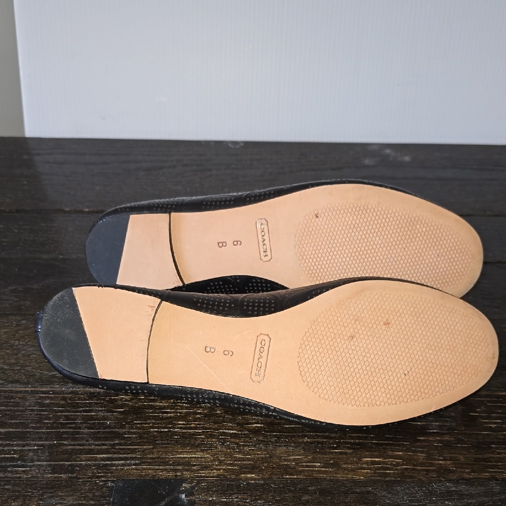 Elegant Women's Black Flats - Picture 7 of 10